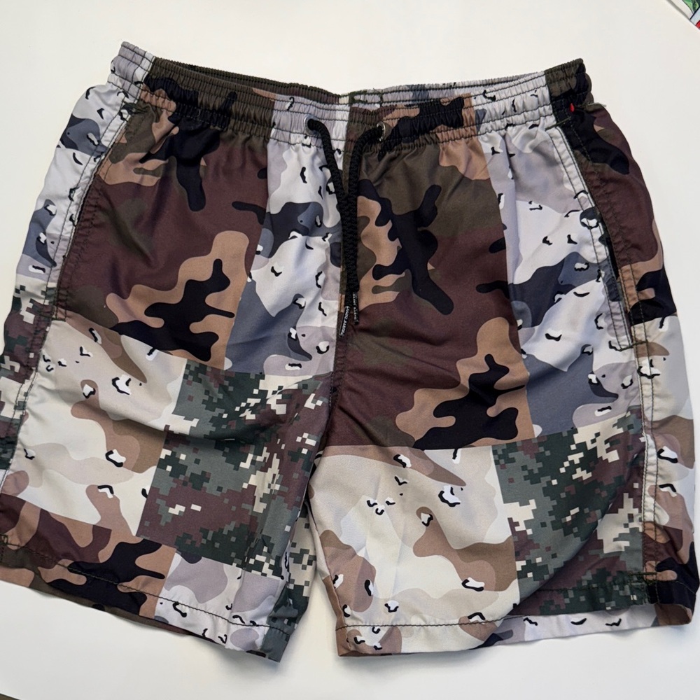 Camouflage Patterned swim Shorts